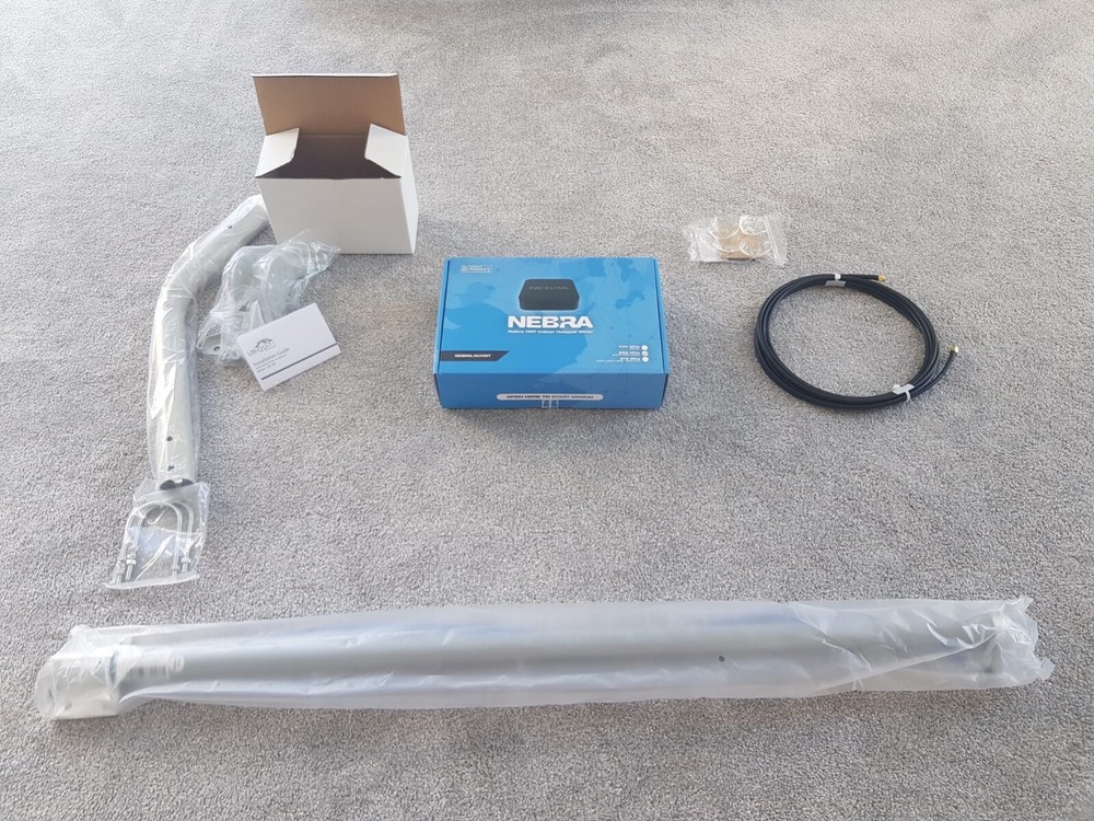 nebra hnt indoor hotspot miner with LoRa Omni Antenna Kit and wall fixings