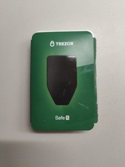 Trezor — Safe 5 — Passphrase & Secure Element Crypto Hardware Wallet