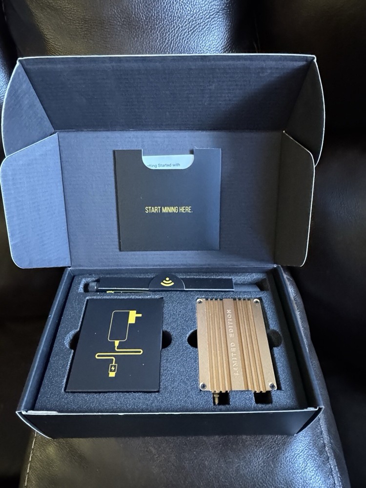 RAK Wireless MNTD Limited Edition Goldspot Helium Miner