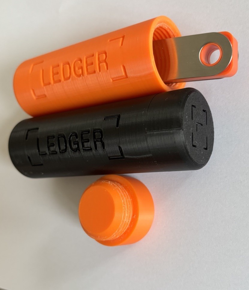 Ledger safety case. Robust, shock proof. Screw tight lid. Nano S and S plus +