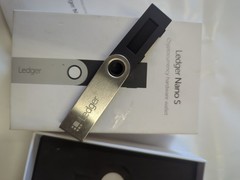 Ledger Nano S Cryptocurrency Bitcoin Hardware Wallet