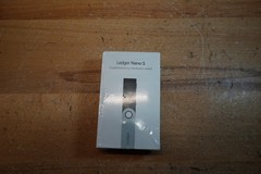 (S) Ledger Nano S Cryptocurrency Bitcoin Hardware Wallet NEW SEALED