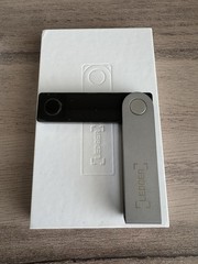 Ledger Nano x Cryptocurrency Bluetooth Hardware Wallet