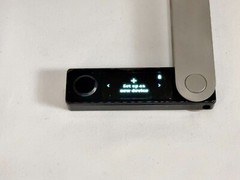 NEW LEDGER NANO X Crypto Wallet Bluetooth Hardware Portable Bitcoin BTC ETH+