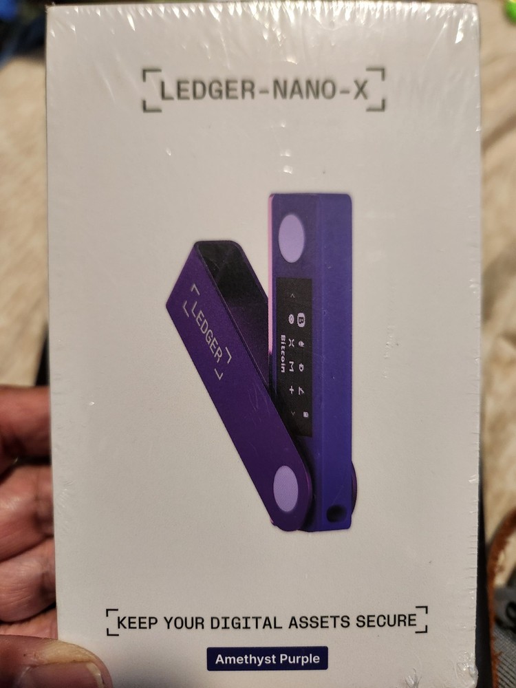 Ledger — Nano X Crypto Hardware Wallet — Bluetooth — Amethyst Purple