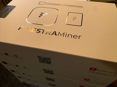 Finestra Helium Miner HNY 915mhz NIB Ready To Ship