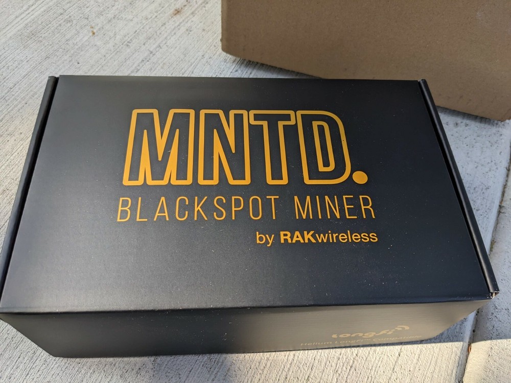 BRAND NEW MNTD Rak Helium Miner BLACKSPOT US915 HNT Black Hotspot