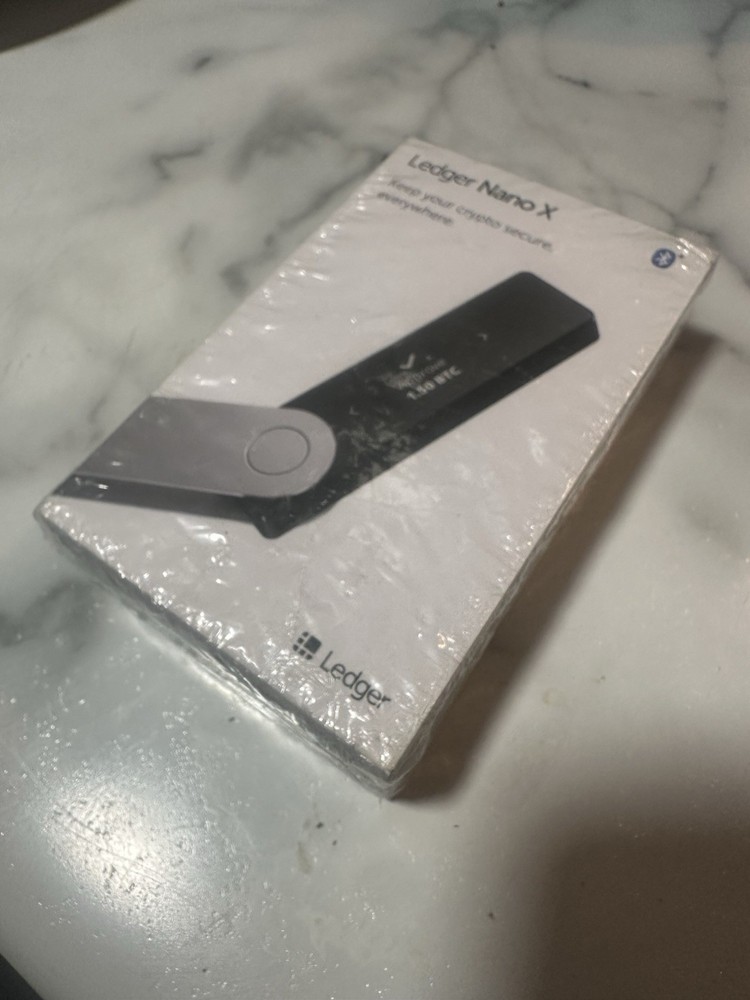 Ledger — Nano X Crypto Hardware Wallet — Bluetooth — Onyx Black