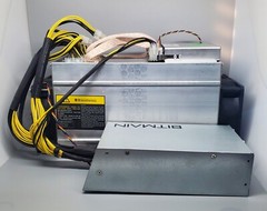 Bitmain Antminer L3+ 504Mh/s 800w ASIC LTC/DOGE Miner & Power Supply Working