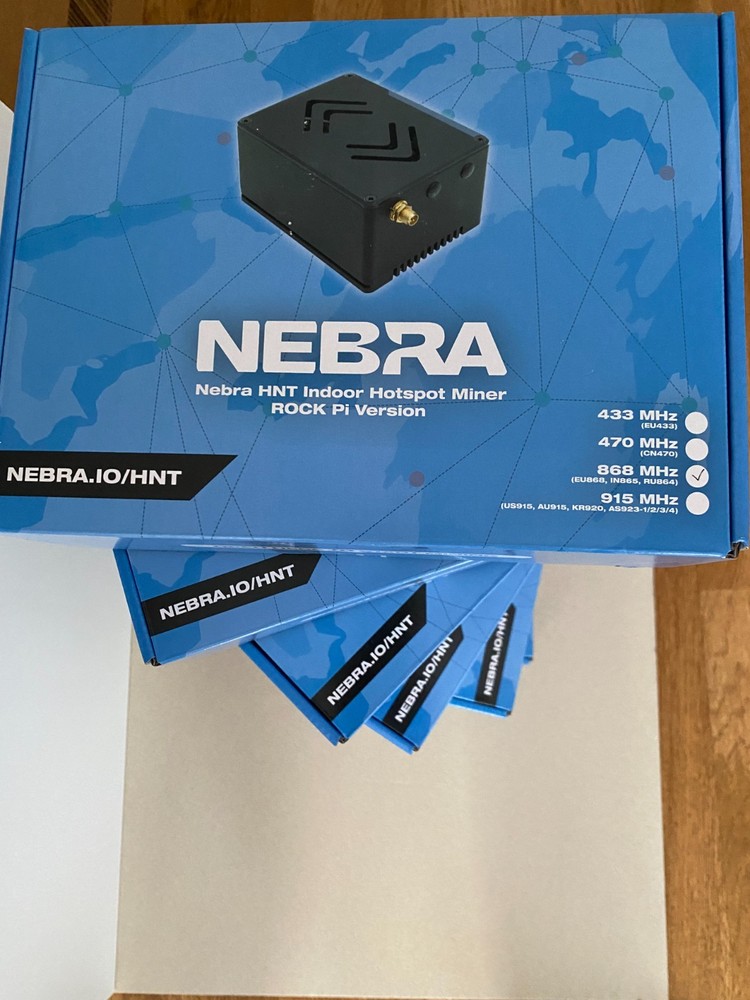 Nebra Helium Miner HNT – NEW SEALED – Ready to Use – Low Power IoT Hotspot
